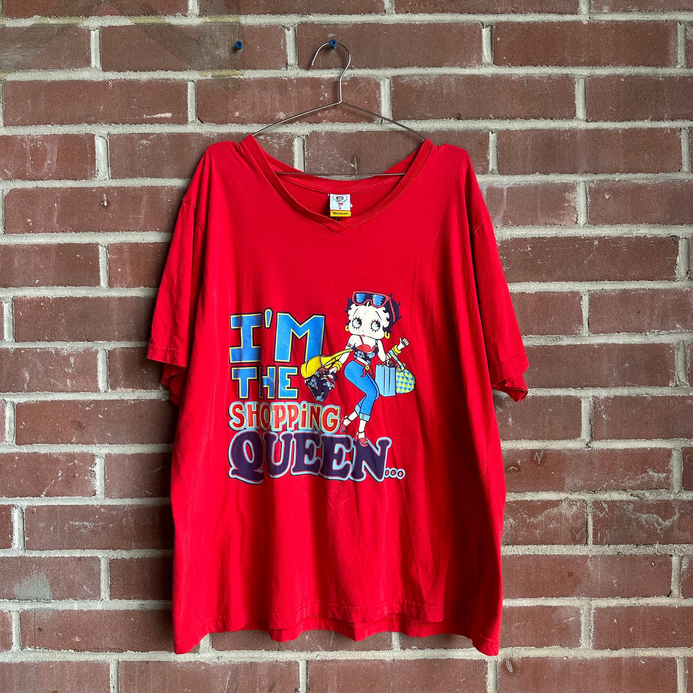 2002 Red Betty Boop “I’m the Shopping Queen” V-Neck T-Shirt