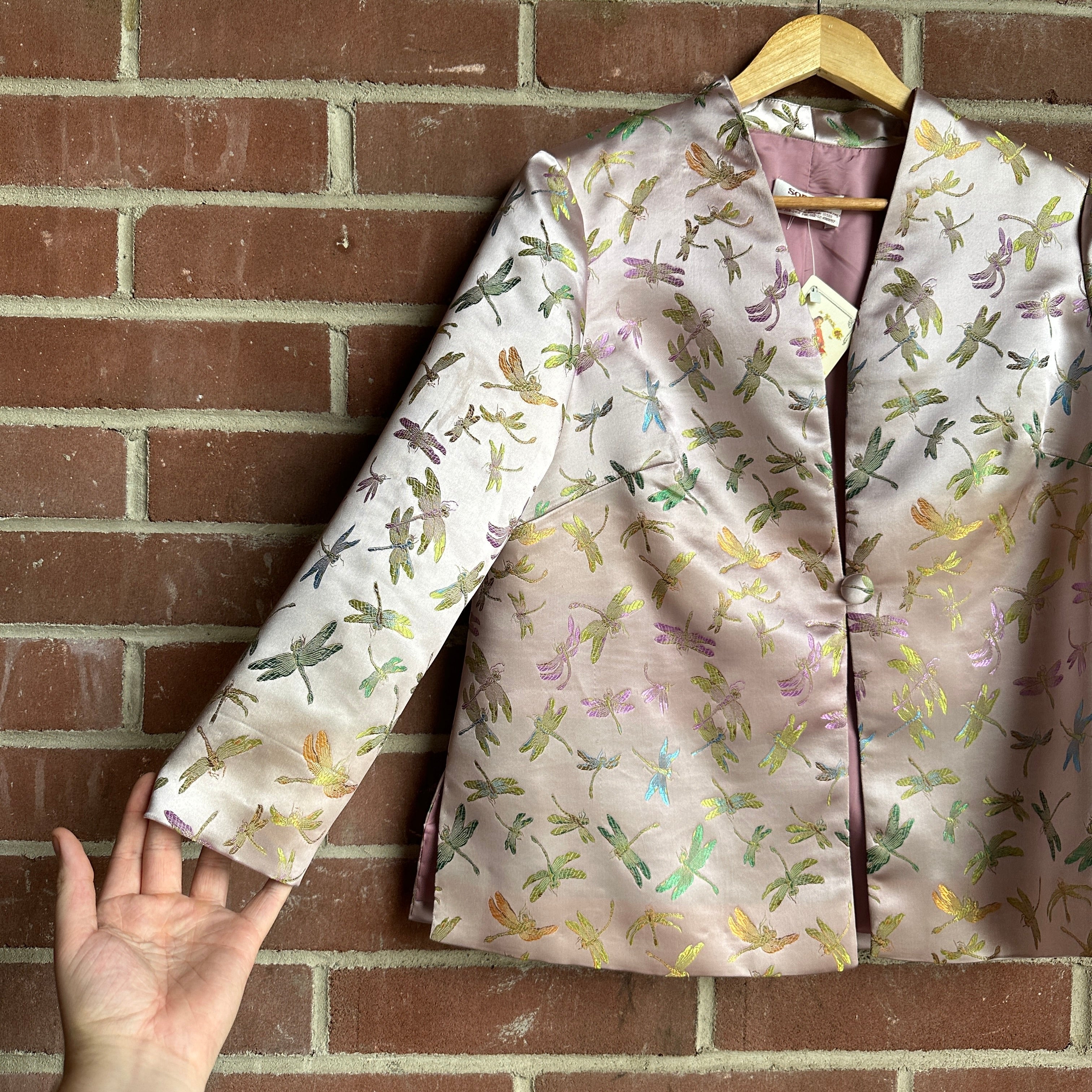 80s Soft Pink Dragonfly Embroidered “Sophia, Thaisilk” Blazer