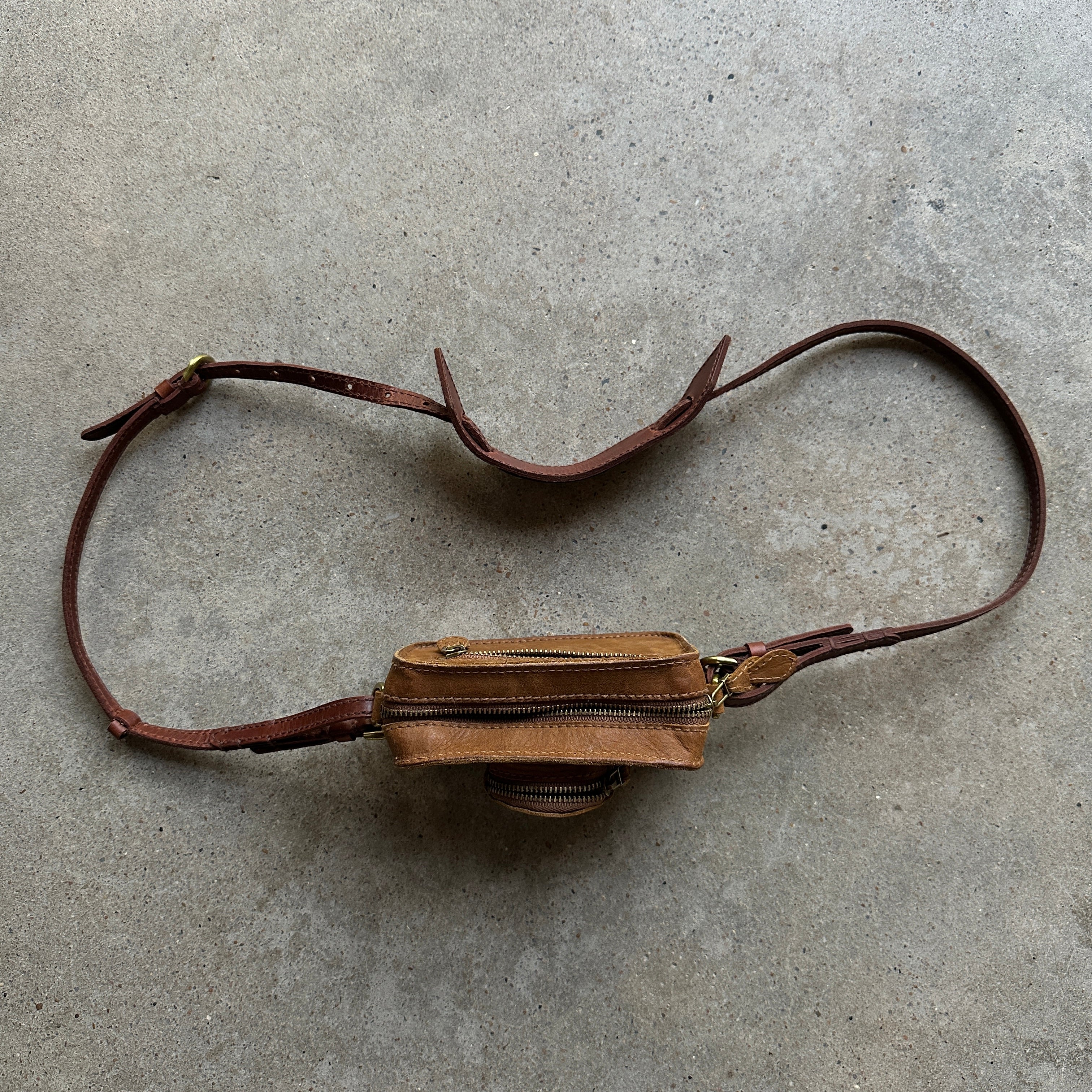 “Madewell” Camera-shaped Leather Crossbody