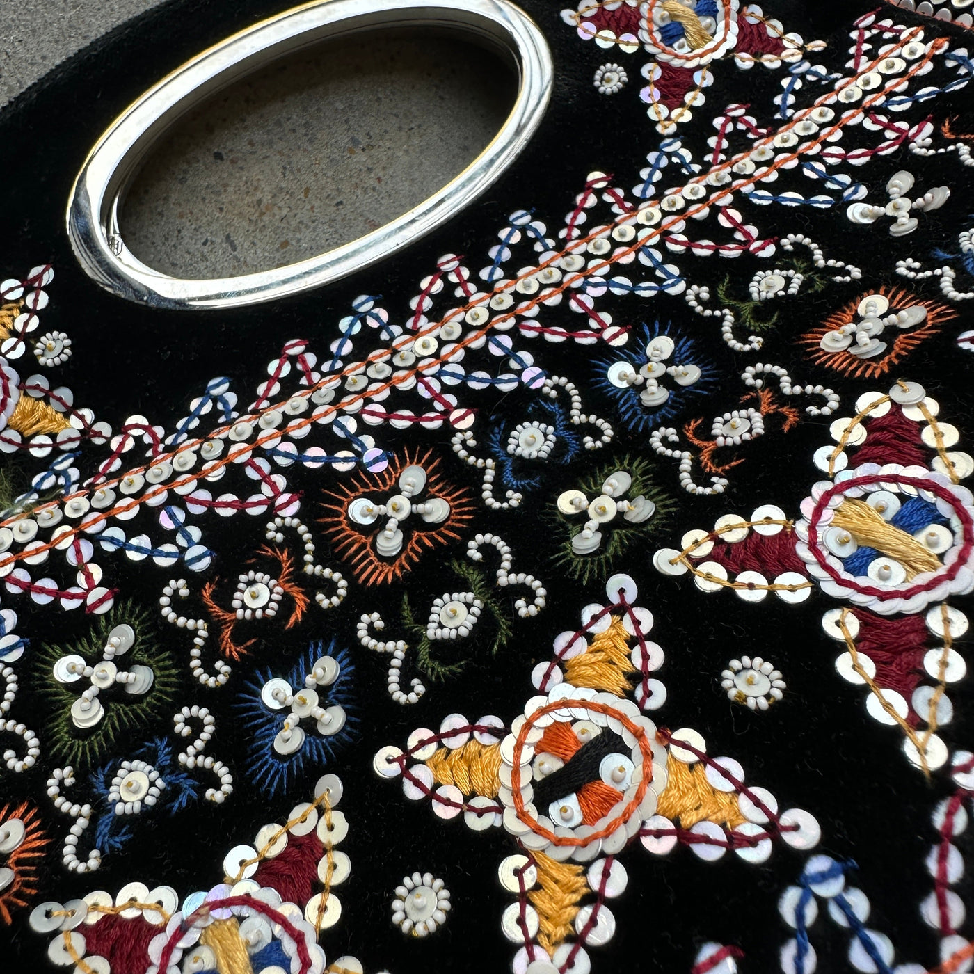 “Oscar de la Renta” Beaded black velvet Clutch Purse