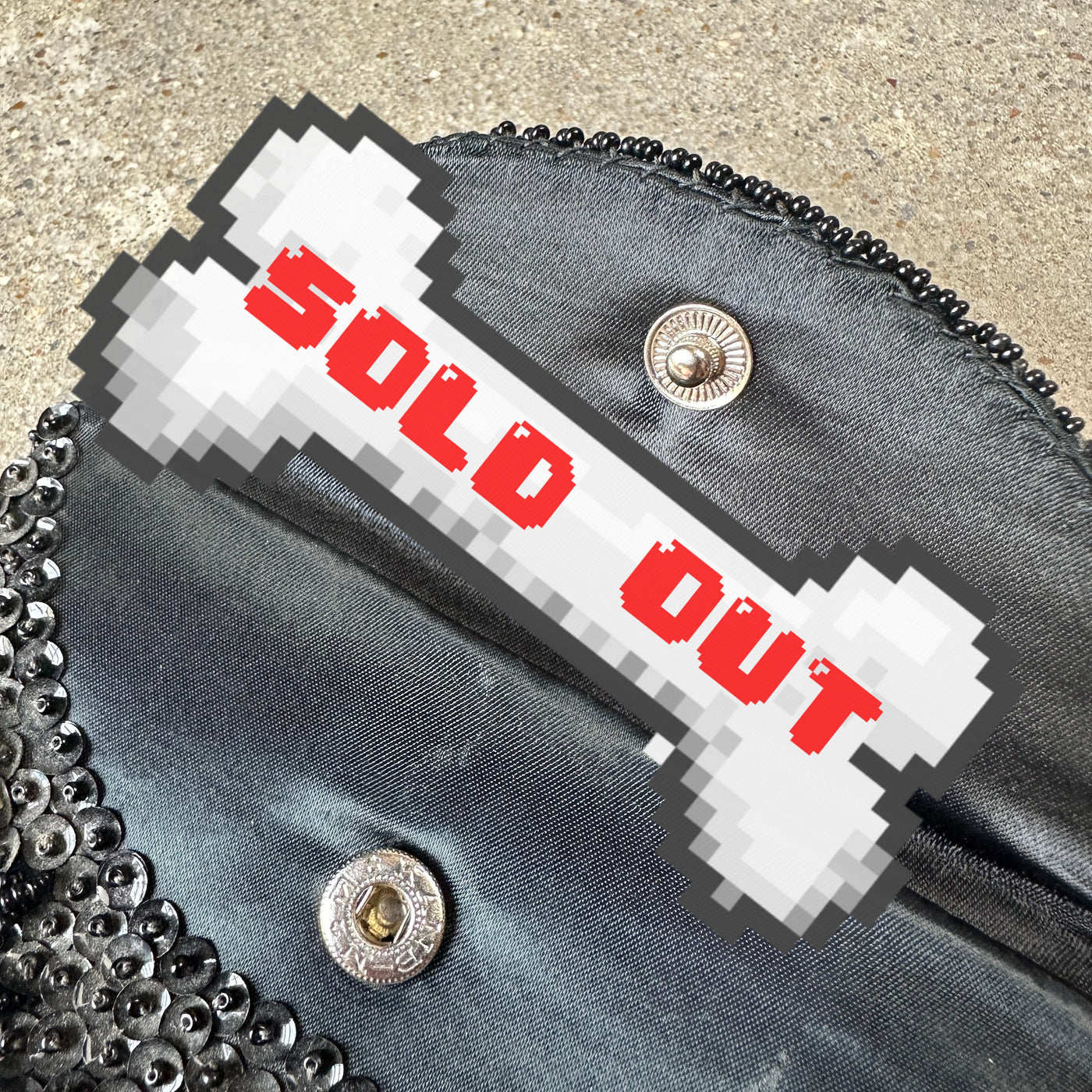 VTG black beaded coin purse
