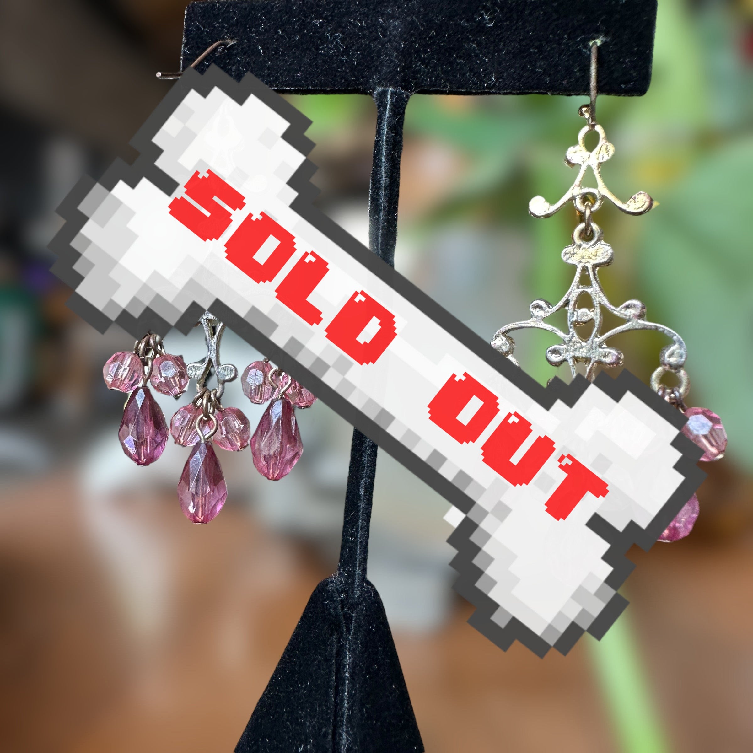 VTG gold-tone pink chandelier earrings