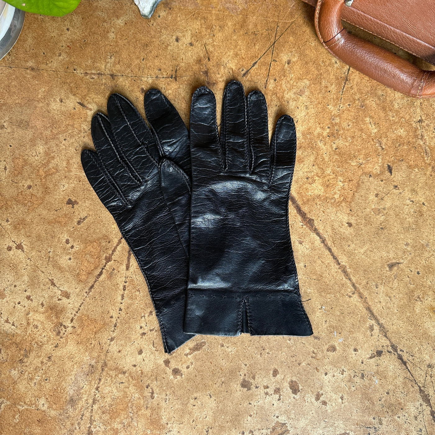 Vintage Black Leather Women’s Gloves
