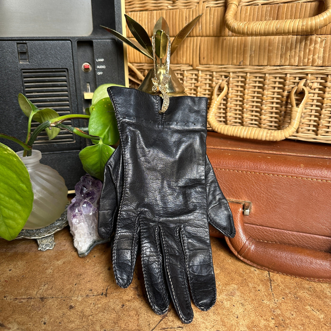 Vintage Black Leather Women’s Gloves