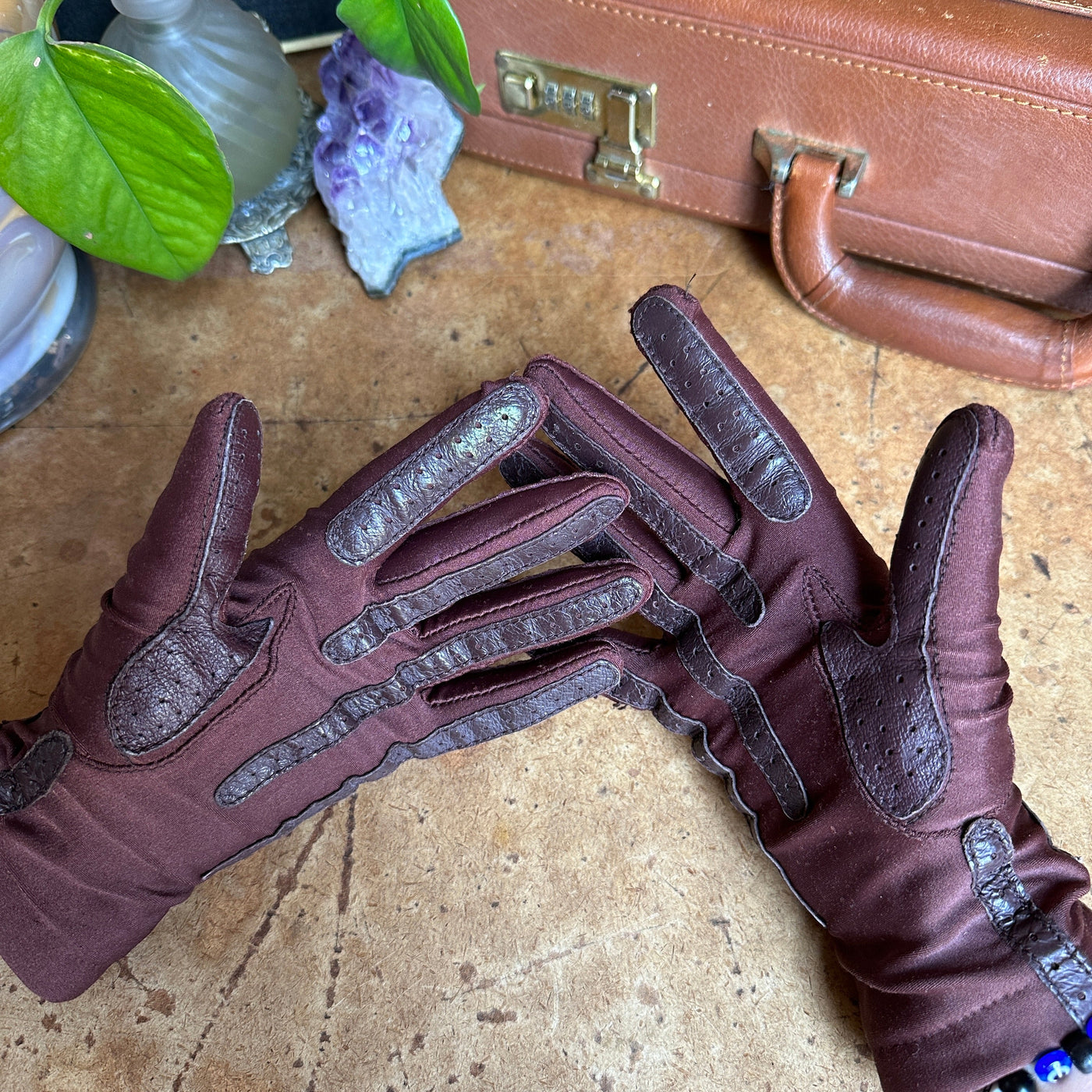 Vintage Chocolate Brown “isoToner by ARIS” Gloves
