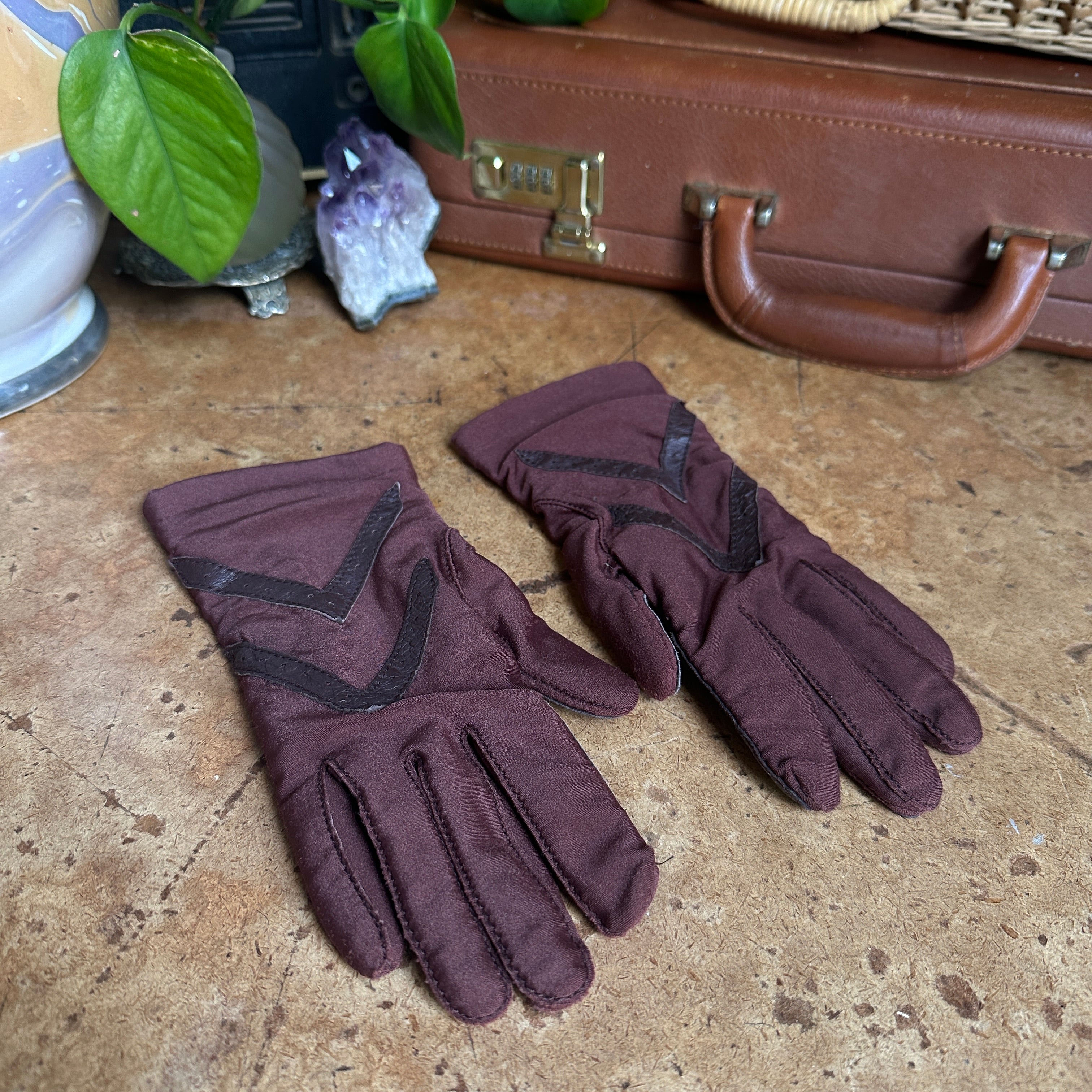 Vintage Chocolate Brown “isoToner by ARIS” Gloves