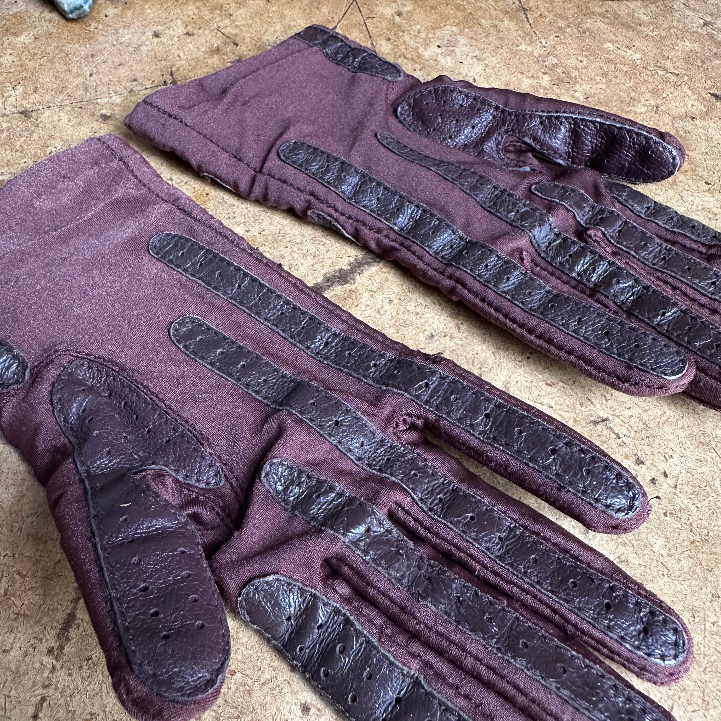 Vintage Chocolate Brown “isoToner by ARIS” Gloves