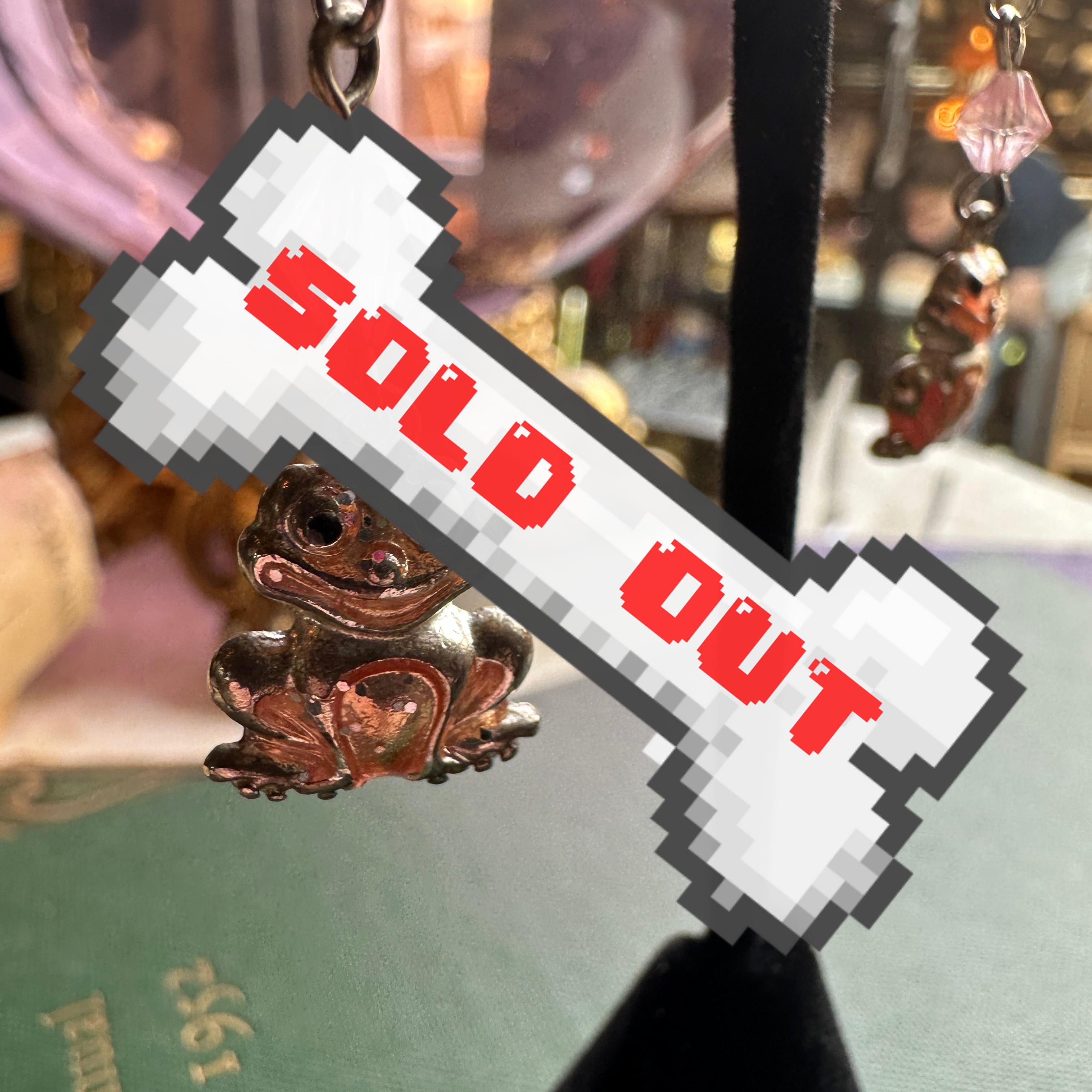 vintage enamel frog earrings