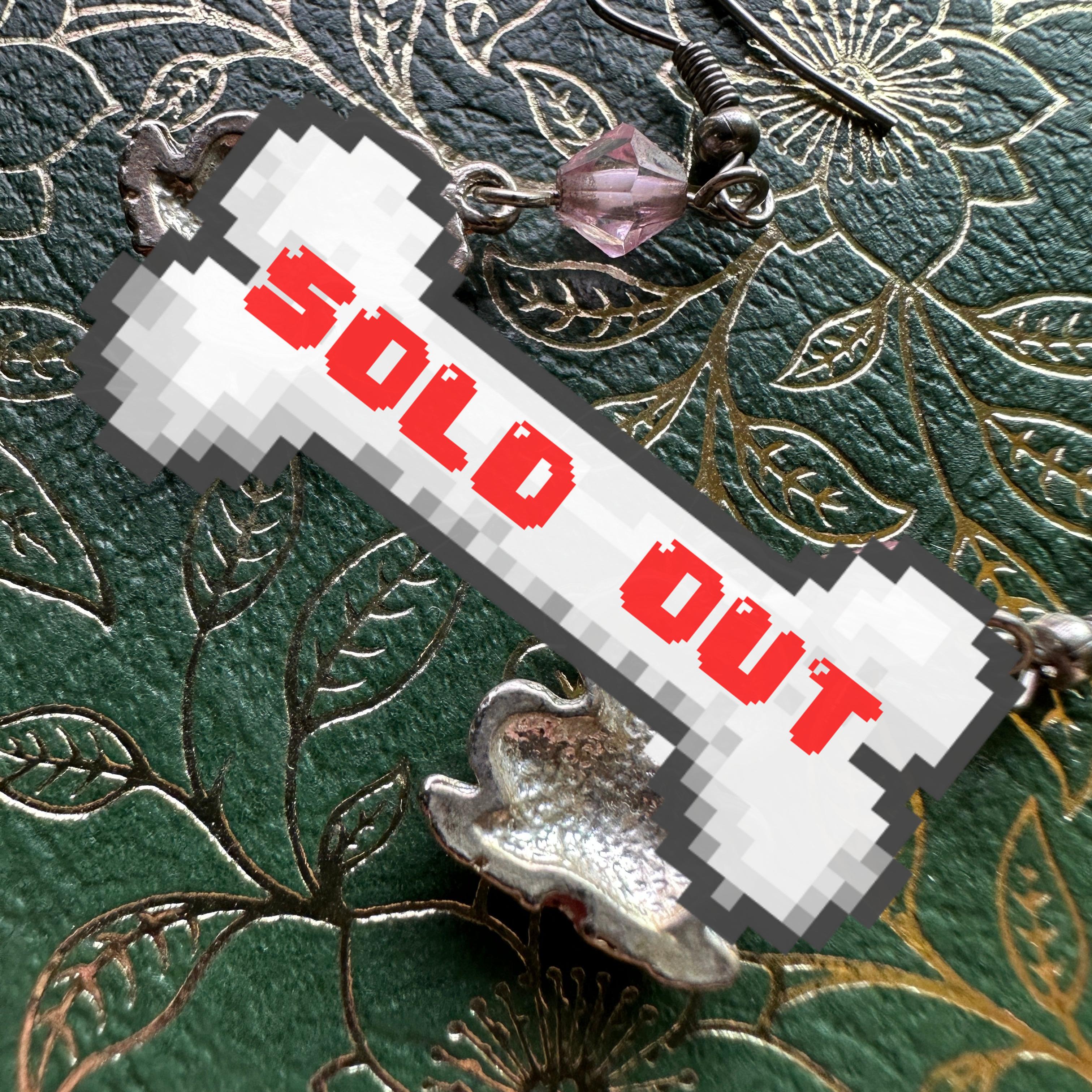 vintage enamel frog earrings