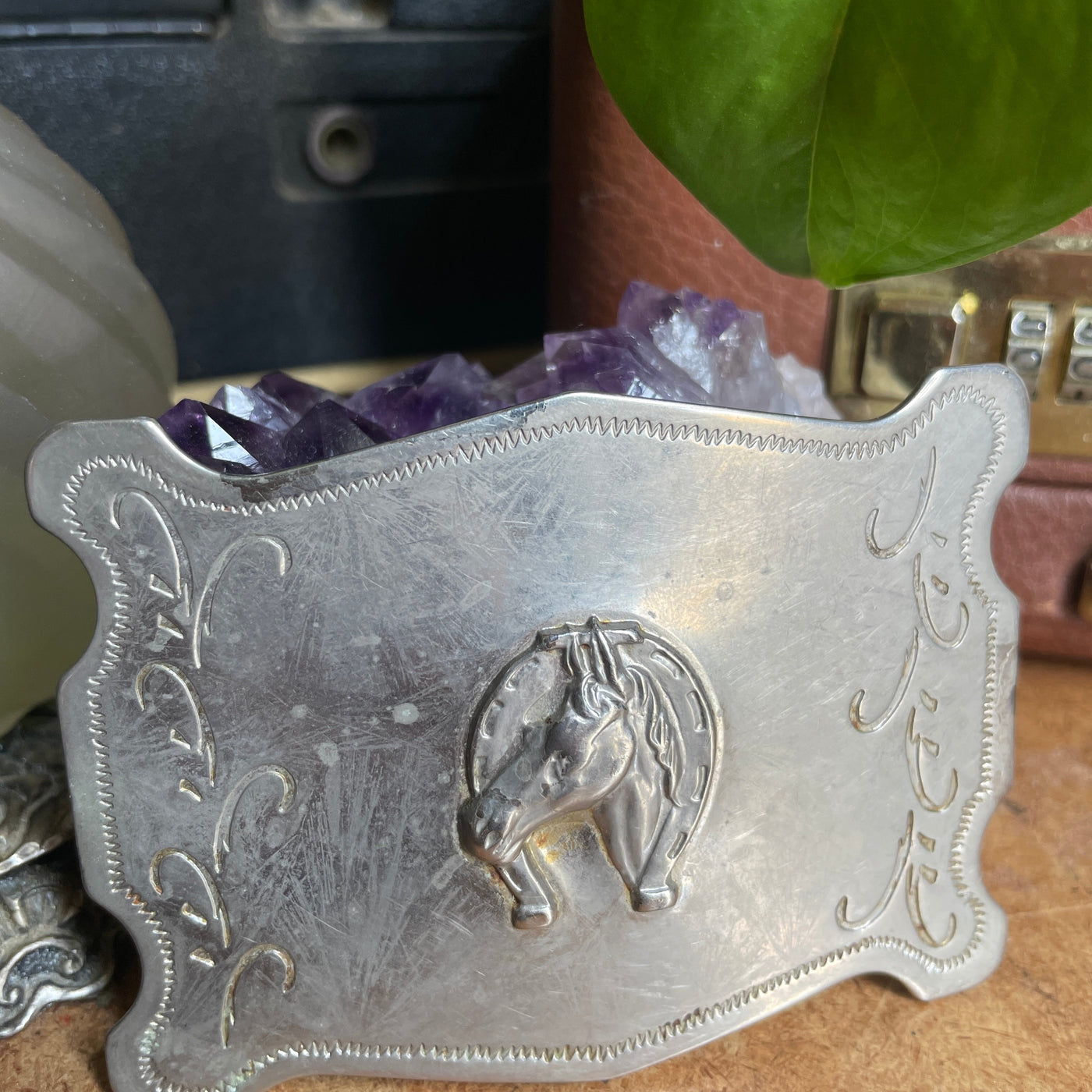 vintage horse and horse shoe belt buckle